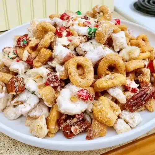 Easy Gluten Free Christmas Chex Mix 2026 10 10 194250 1024x683 1